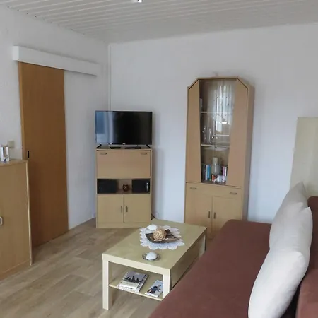 Alms Semesterbostad *